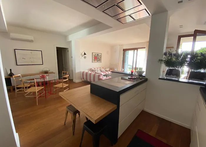 Casa Mirella, Un Gioiello Unico Semesterbostad *